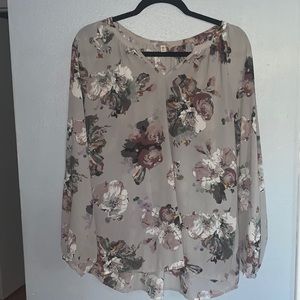 Women’s dress shirt